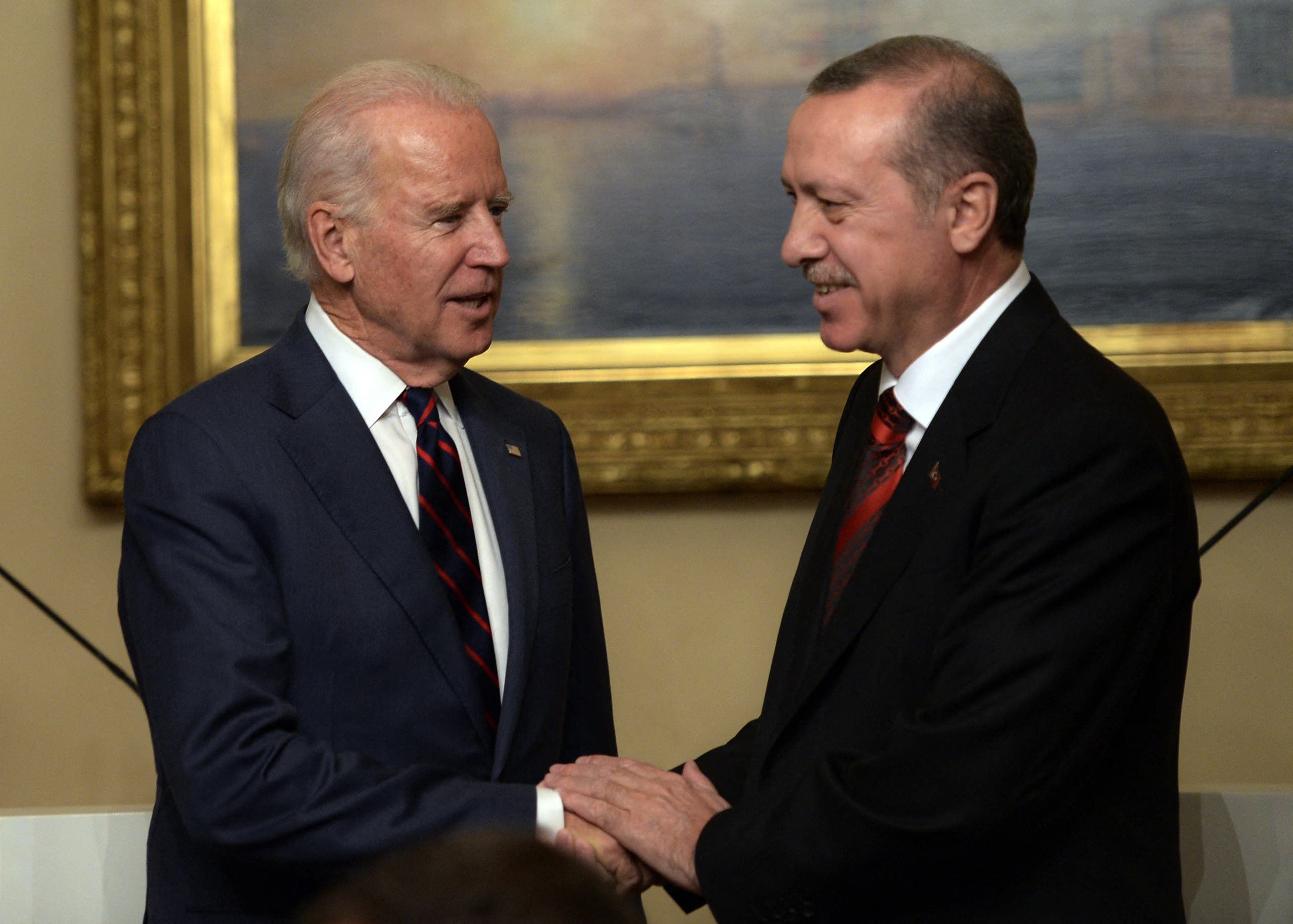 لقاء سابق بين أردوغان وبايدن في إسطنبول (أرشيفية من فرانس برس)
