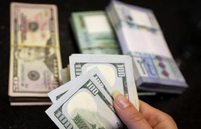 كم بلغ سعر الدولار في السوق السوداء الأربعاء؟