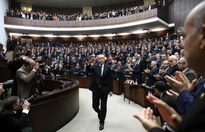 شبح 128 مليار دولار يلاحق أردوغان..المعارضة "أين صرفت؟"