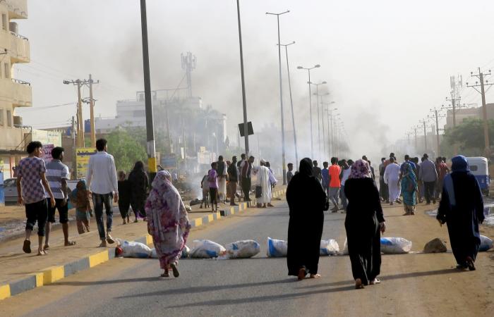 السودان.. الجيش يغلق الطرق المؤدية لمقر قيادته بالخرطوم