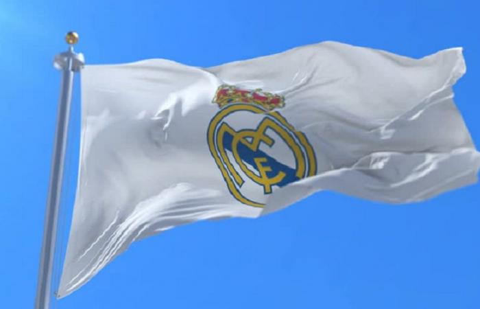 بيريز يكشف موقفه من إعادة رونالدو إلى ريال مدريد